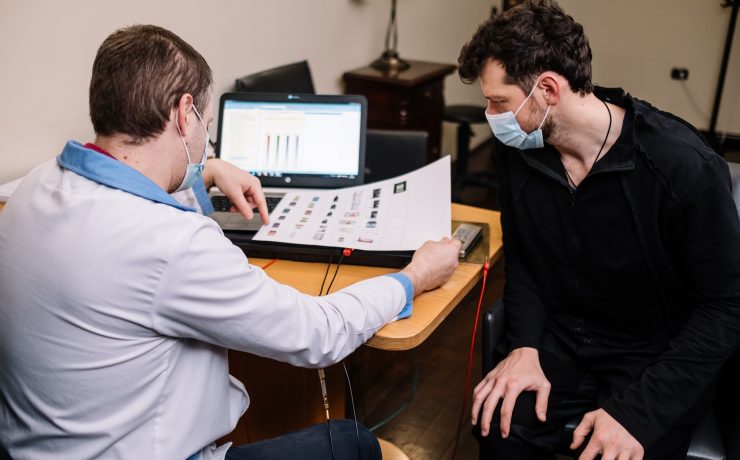 sănătate Evaluarea Bioelectromagnetică - Analiza Avansată a Sănătății cu Tehnologie de Vârf